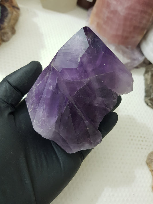 Amethyst Crystal Point With Cut Base – AP15