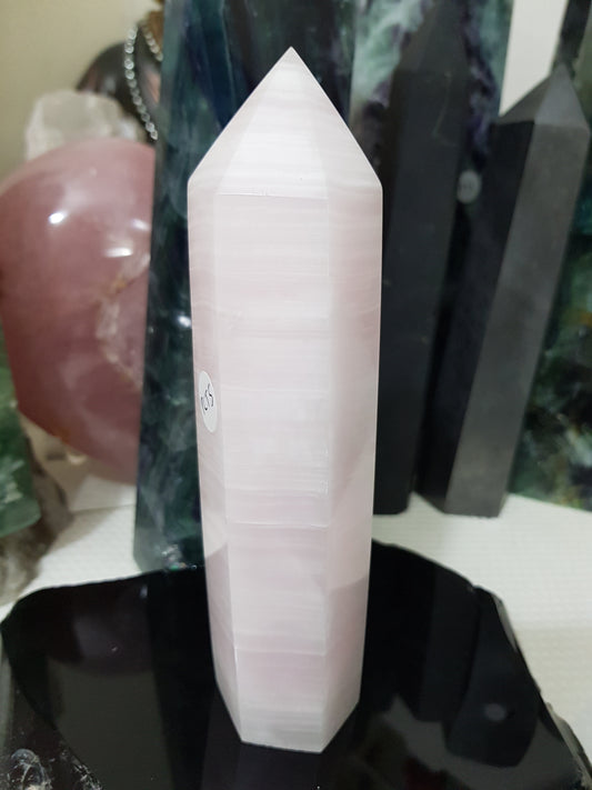 Mangano Calcite Crystal Point – PCT5