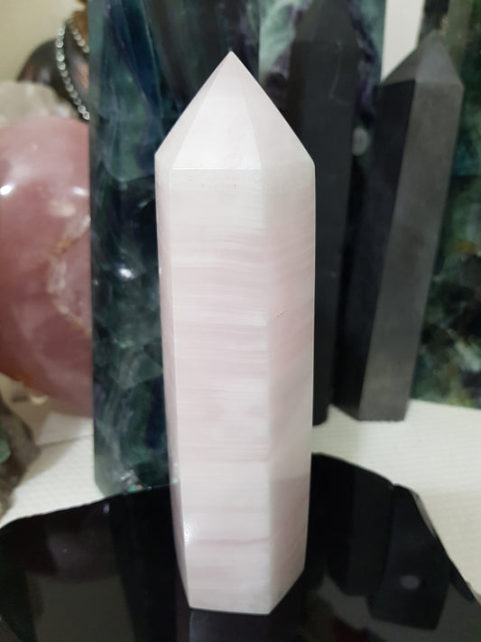 Mangano Calcite Crystal Point – PCT6